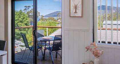 Ocean Pines - Walk to Bicheno blowhole!