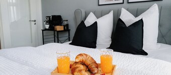 Design oasis for 3 with a view of Wismar harbor