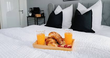 Design oasis for 3 with a view of Wismar harbor