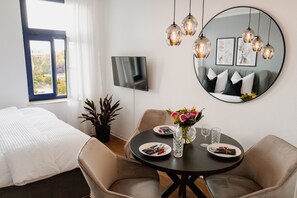 2 bedrooms, desk, free WiFi, bed sheets - Design oasis for 3 with a view of Wismar harbor (Wismar)