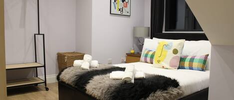 3 bedrooms, iron/ironing board, free WiFi, bed sheets