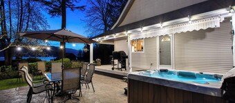 Waterfront Harrison Lake Retreat 