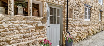 Beautifully Styled Dog Friendly - Butchers Flat