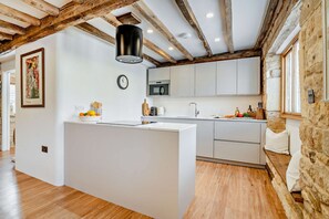 Réfrigérateur, four, plaque de cuisson, lave-vaisselle