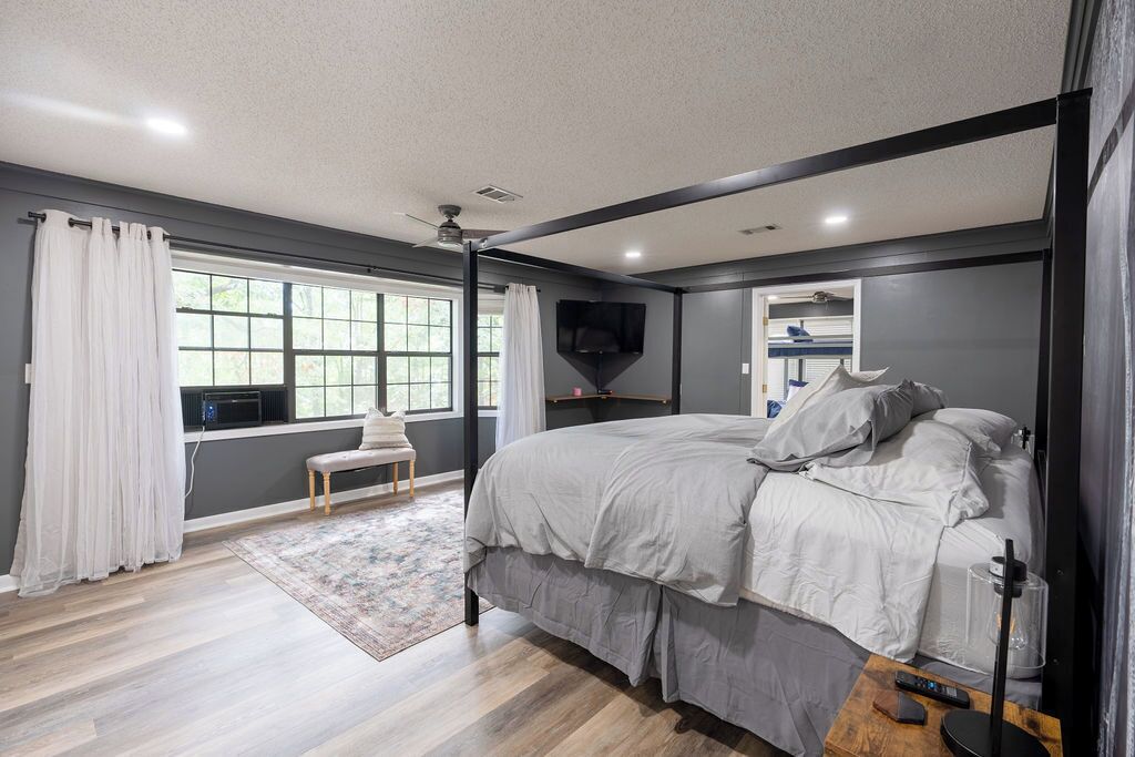 5 dormitoris, un bressol de viatge, wifi gratuïta i roba de llit 