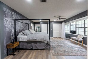 5 bedrooms, travel cot, free WiFi, bed sheets