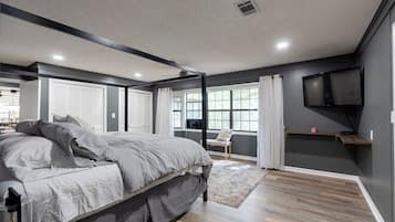 5 makuuhuonetta, vauvan matkasänky, ilmainen Wi-Fi, vuodevaatteet