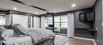 The Waters Edge on Greers Ferry lake. Take a walk to personal pebble beach