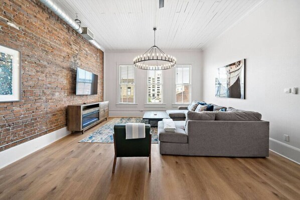 Smart TV, fireplace, video games, books