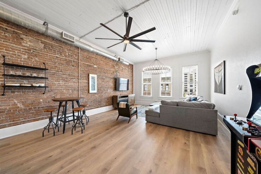Spacious Loft Near The Strand, Port & Beach - Texas