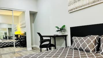 2 quartos, ferros/tábuas de passar roupa, Wi-Fi, roupa de cama
