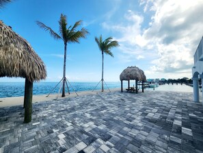 Terrace/patio - ISLE BE BACK- Brand new 1br, 2 ba condo. Catch sunset at the Olympic sized pool! (Marathon)