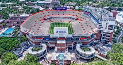 Serenity Terrace | King Bed • Lounge & Coffee Bar