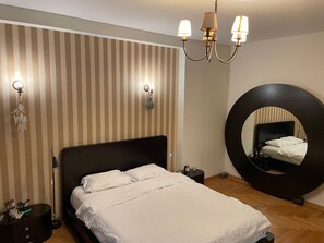 2 chambres, fer et planche à repasser, Wi-Fi, draps fournis