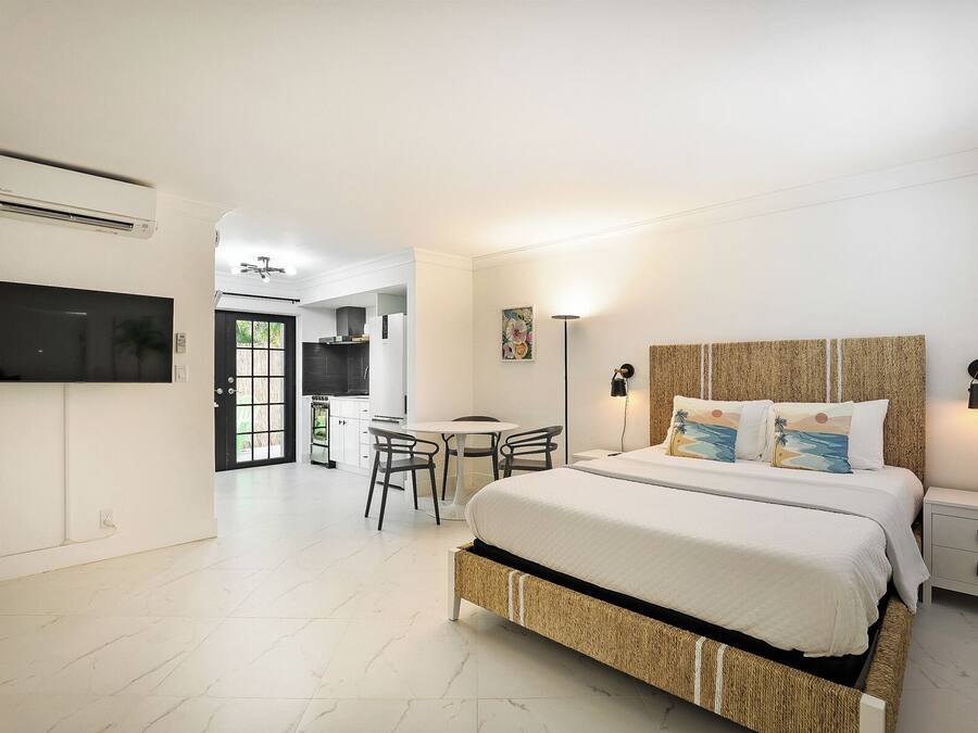 Parent's Suite | Pimennysverhot, silitysrauta/-lauta, ilmainen Wi-Fi, vuodevaatteet