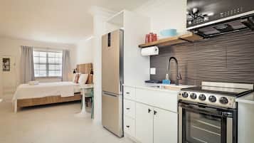 Mini suite 2 | Blackout drapes, iron/ironing board, free WiFi, bed sheets
