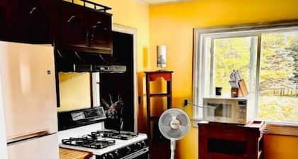 Grand B&B & Hunter’s Lodge. Spacious & Pet-friendly.