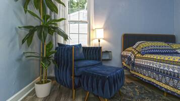 3 Schlafzimmer, Schreibtisch, Bügeleisen/Bügelbrett, Reisekinderbett