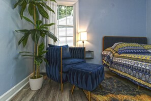 3 Schlafzimmer, Schreibtisch, Bügeleisen/Bügelbrett, Reisekinderbett