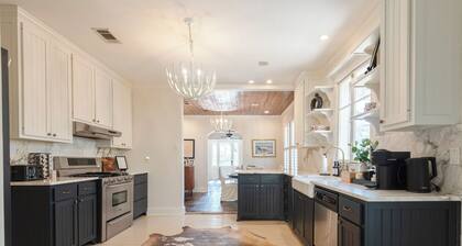 The Bungaleaux - Charmer Very Close to LSU, ON St. Paddy's Day Parade Route!