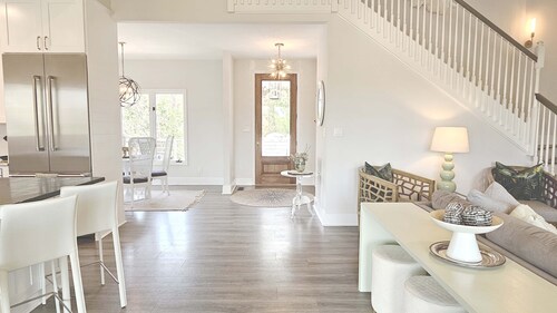 The Awaysis - Charleston Waterfront 10min to Kiawah beaches 20min to downtown.