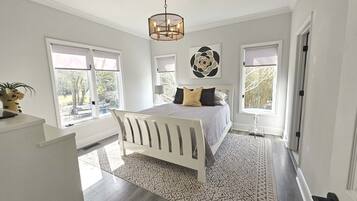 3 habitaciones, tabla de planchar con plancha, wifi y ropa de cama