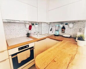 Kühlschrank, Ofen, Herdplatte, Geschirrspüler