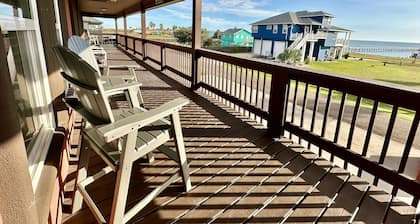 Make yourself at home in this spacious oasis! Welcome to The Laguna House!