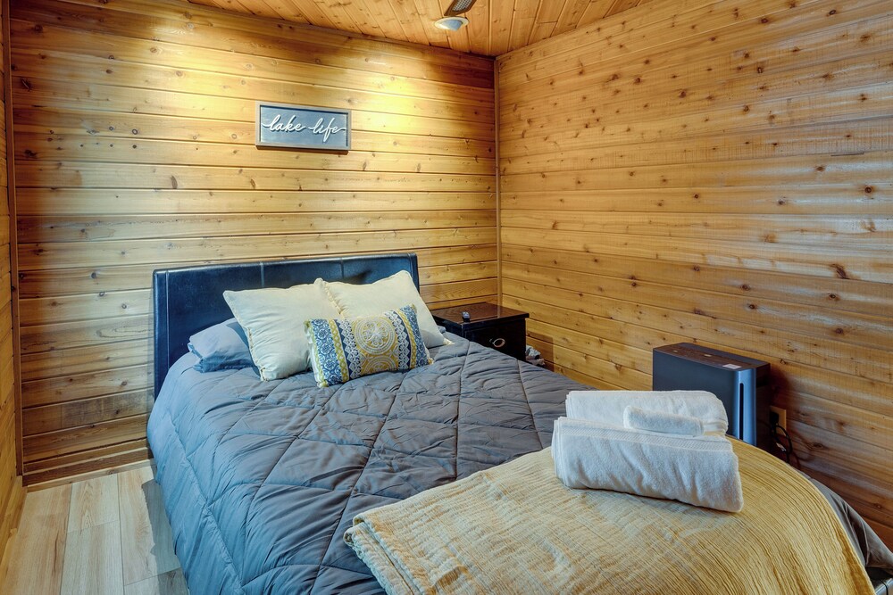 Okauchee Lake Vacation Rental w/ Boat Dock! Okauchee Lake Vrbo