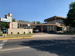 Front of property - Imperial Inn (Great Falls)