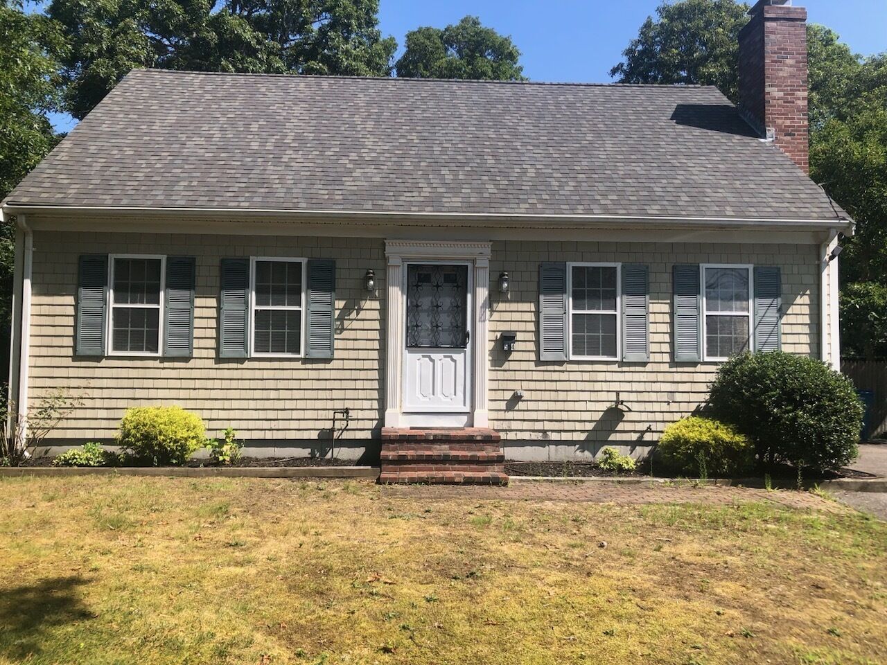 Steps to the Beach, Beautiful Home in East Falmouth