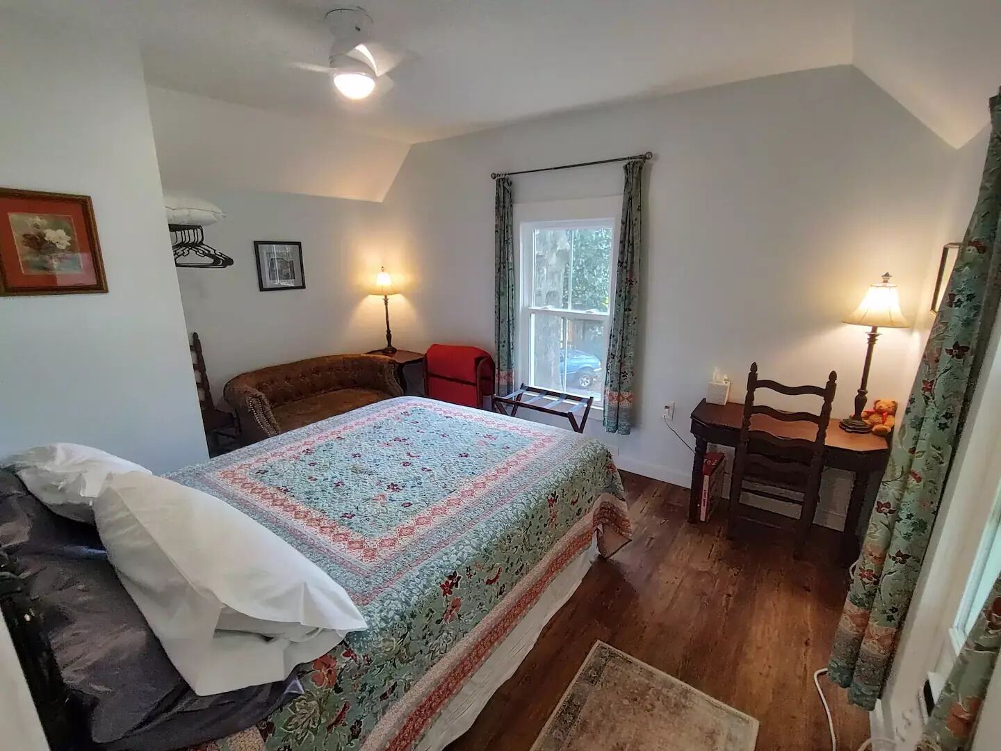 1 Schlafzimmer, Schreibtisch, WLAN, Bettwäsche