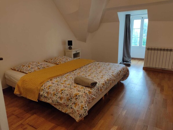 3 bedrooms, WiFi, bed sheets