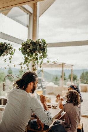 Dining - Lagöm - Vue Spectaculaire sur les Montagnes (Lac-Beauport)