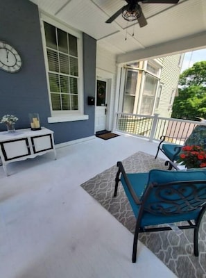 Terrace/patio - Large Upper 1 bedroom apartment, pet friendly (Auburn)