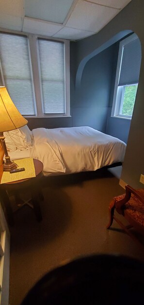 2 bedrooms - Cozy 2 bedroom, downtown, free parking, FIOS (Auburn)