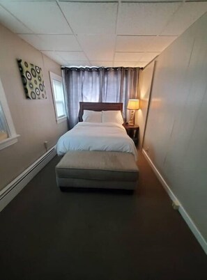 2 bedrooms - Cozy 2 bedroom, downtown, free parking, FIOS (Auburn)