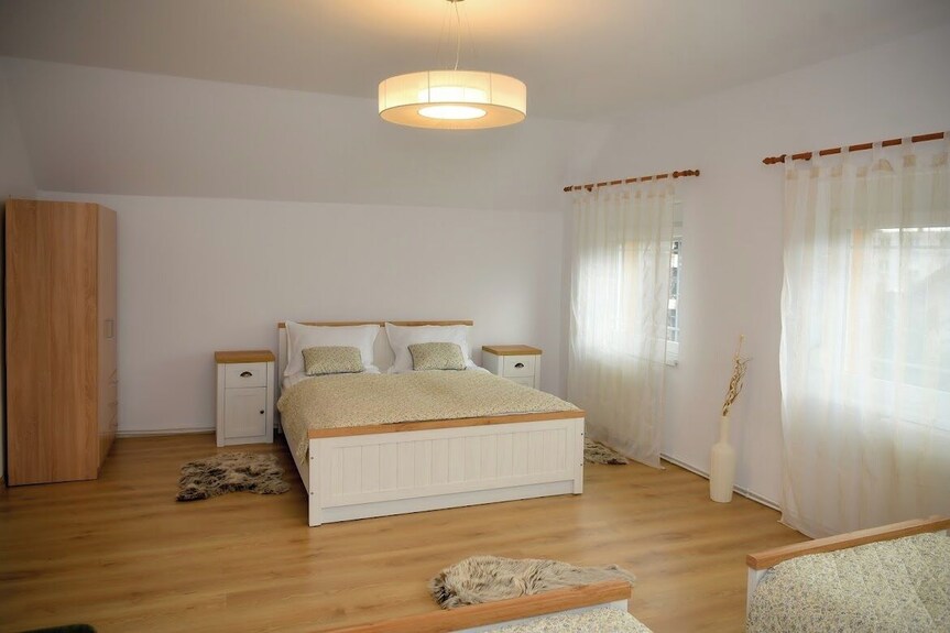 Silent House-sovata Suitable For Up To 10 Guests - Szováta
