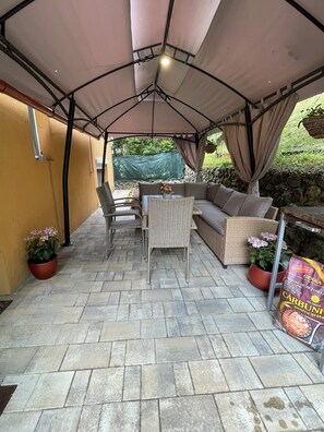 تناول الطعام بالخارج