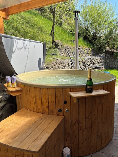Silent House-Sovata suitable for up to 10 Guests