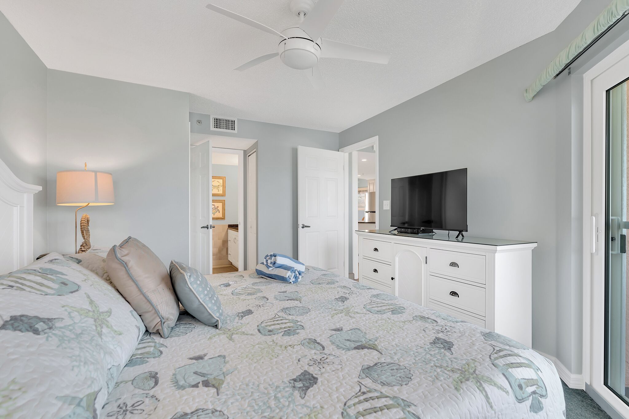 Luxurious, Fully-equipped 5th Floor Condo With Breathtaking Gulf & Bay Views - St. Pete Beach