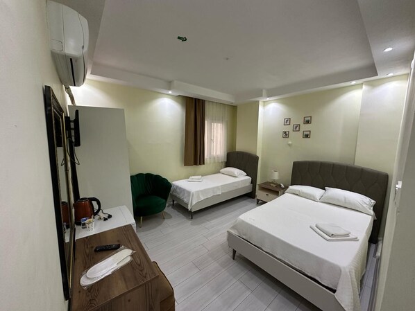 Twin Room | Free WiFi - NAVAL HOTEL (Yalova)