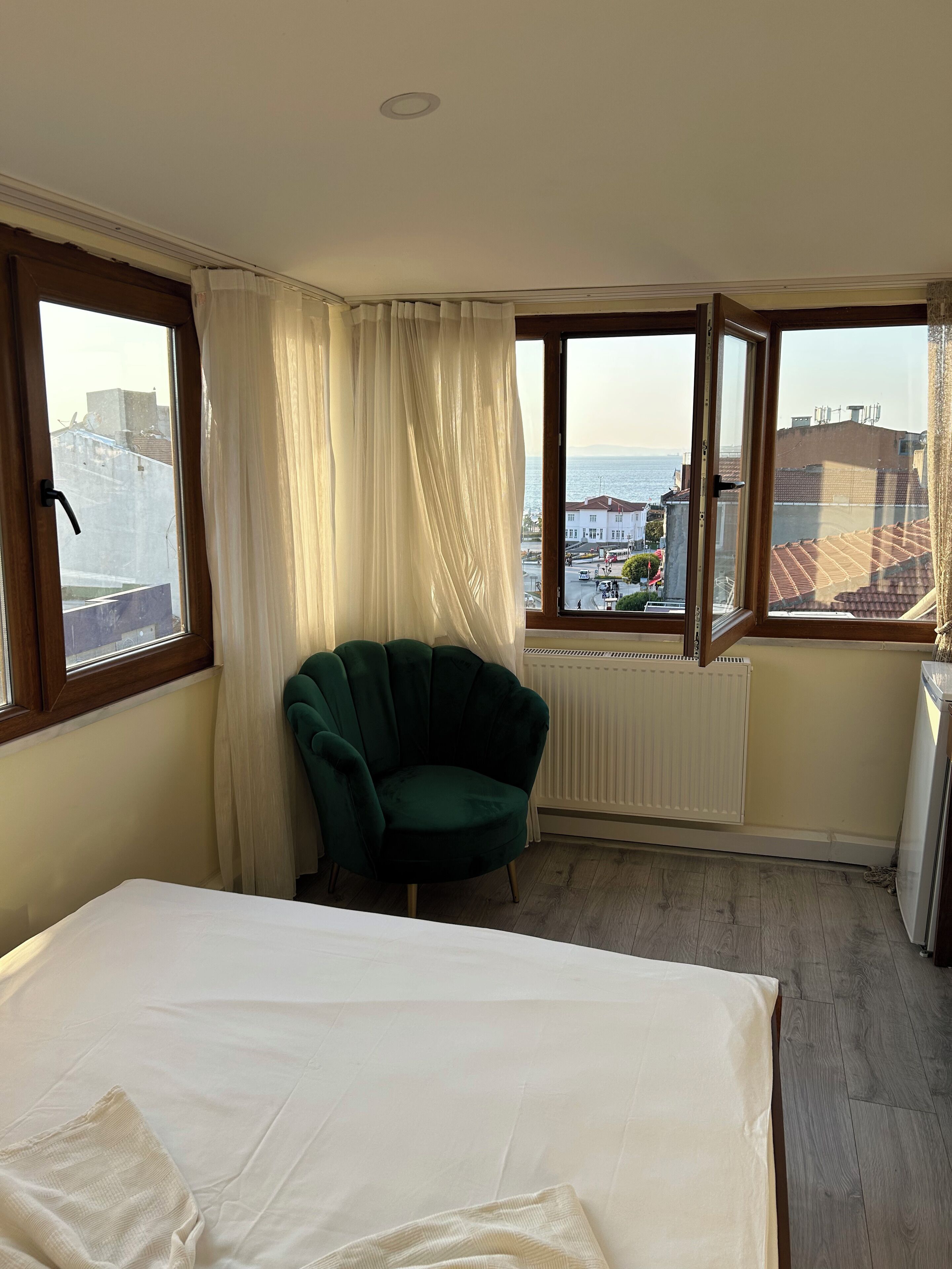 Suite, Sea View