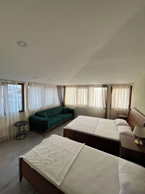 Deluxe Twin Room, City View | Free WiFi