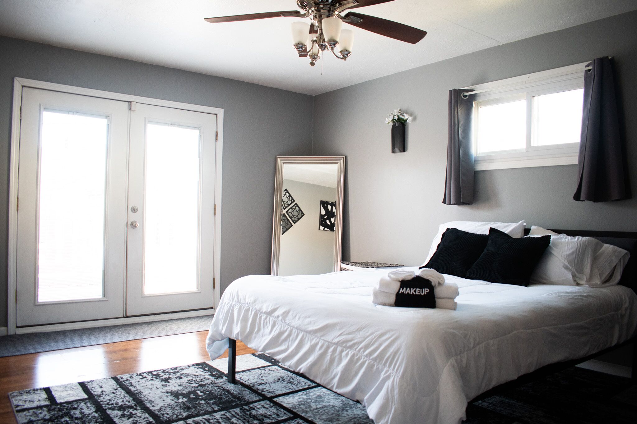 2 bedrooms, desk, iron/ironing board, free WiFi