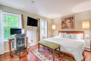 3 chambres, fer et planche à repasser, lit de bébé portatif