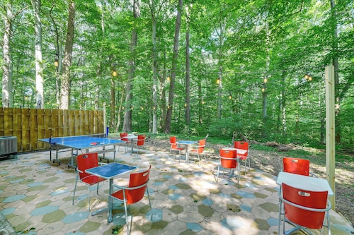 Roomy Columbia Retreat ~ 17 Mi to Dtwn Baltimore