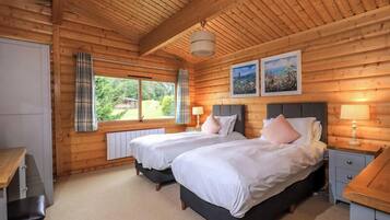 3 bedrooms, iron/ironing board, travel cot, free WiFi