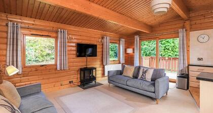 Luxury 3 bedroom Scandinavian Lodge v(sleeps 6)