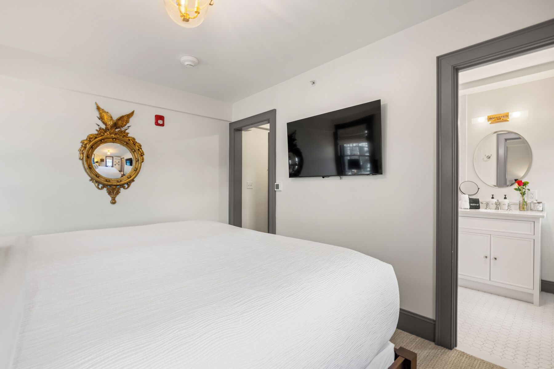 Standard Single Room | Premium bedding, pillow-top beds, minibar, in-room safe